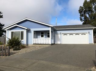 1410 Holloway Mews, Coos Bay, OR 97420