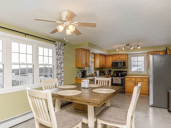 4th image of 65 Farm Hill Rd