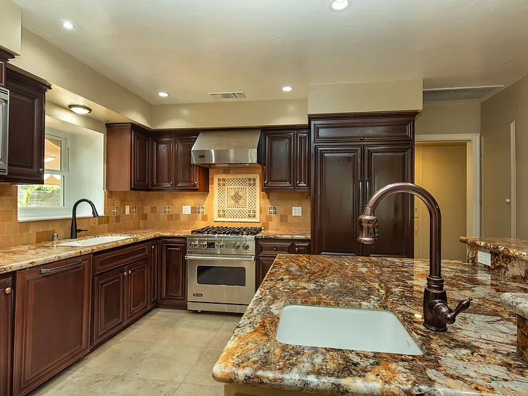 1263 Tourmaline St — Photo 15