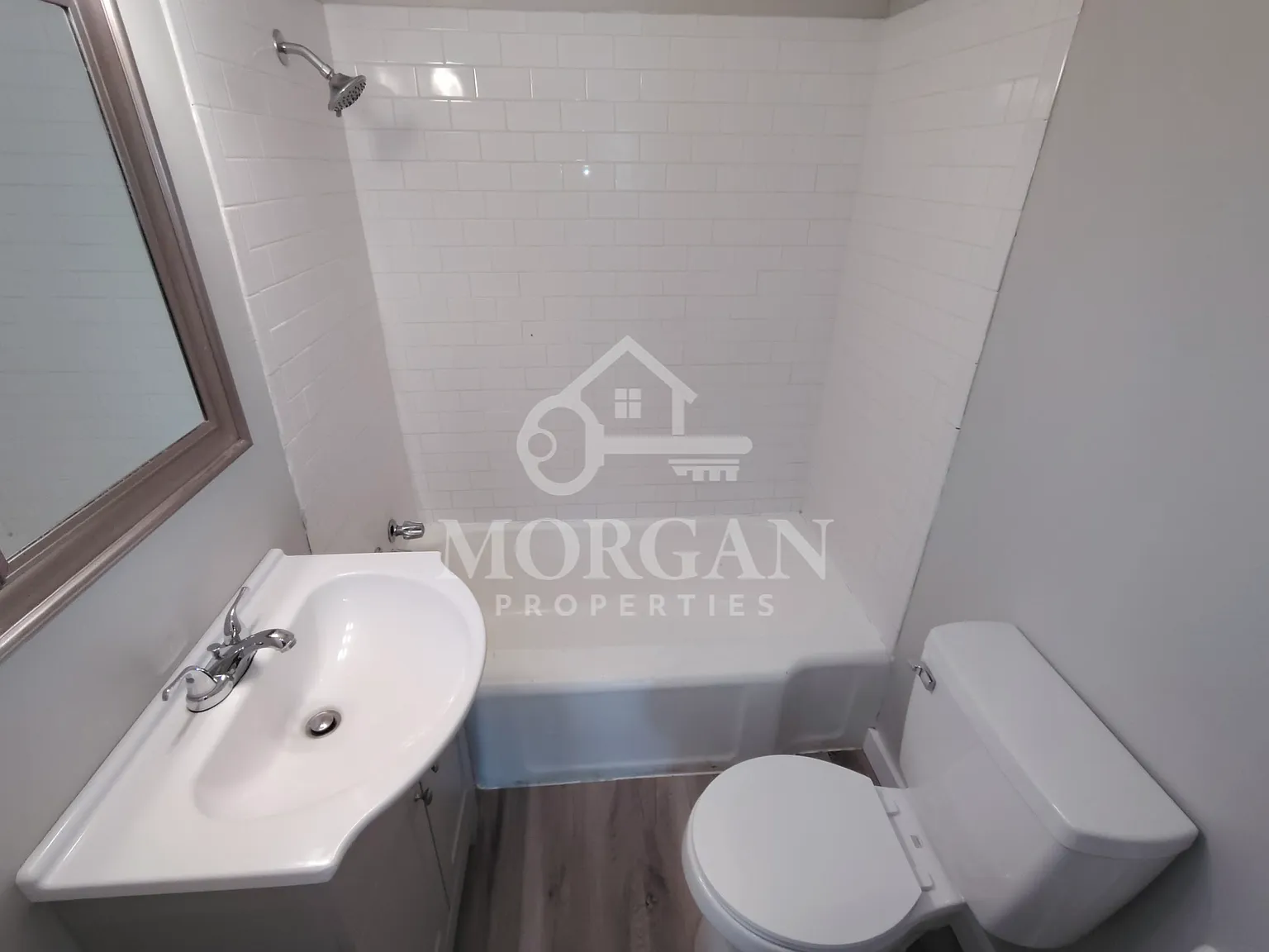 917 E 8TH ST - 2 — Photo 3