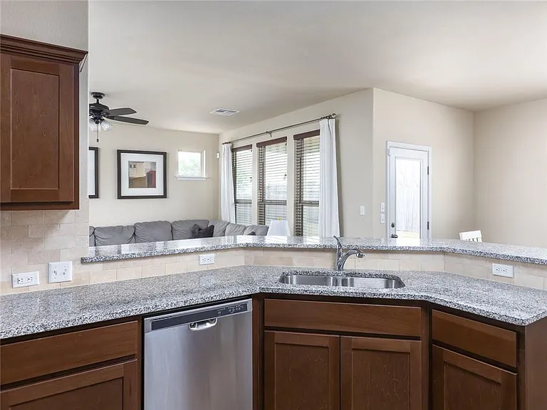 1014 Chad Loop — Photo 11
