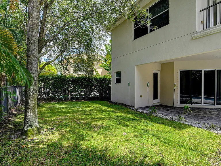 670 Edgebrook Ln — Photo 68