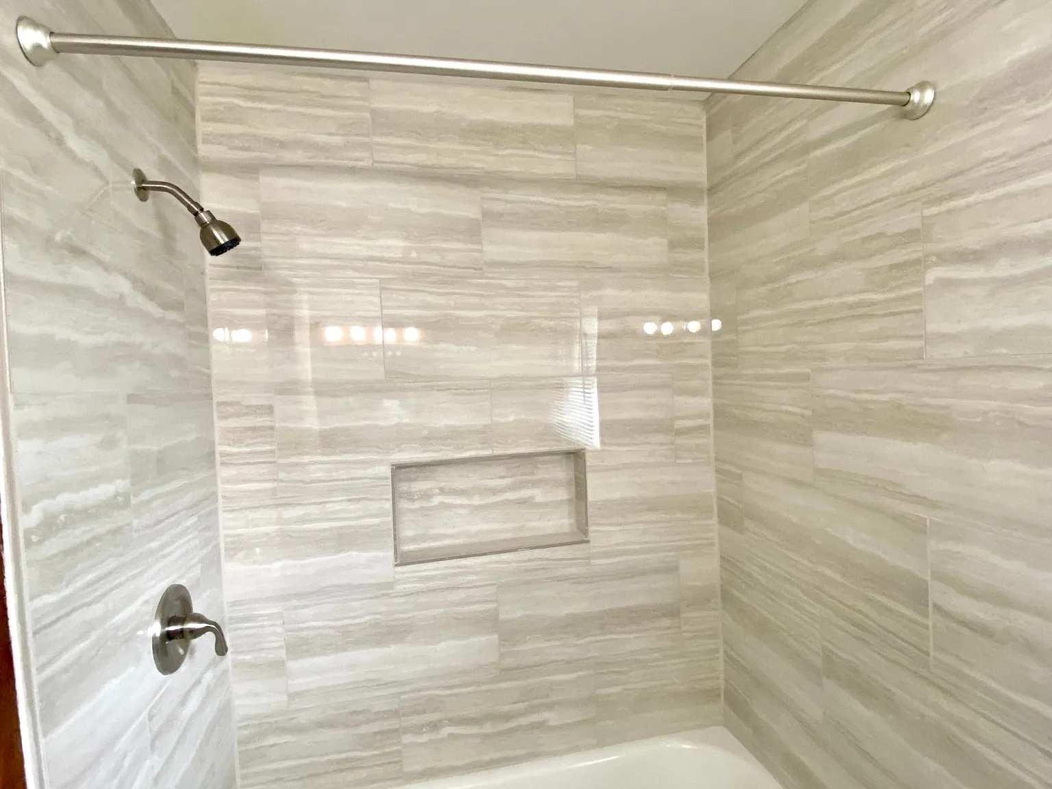 8916 W Howard Ave — Photo 3