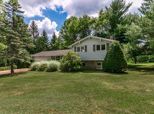 16495 Hart Rd, Montville, OH 44064