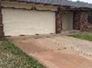 2004 Stepping Stone Trl, Edmond, OK 73013