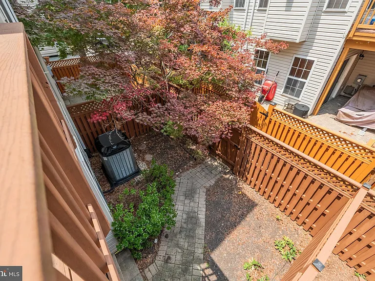 5011 Waple Ln — Photo 38