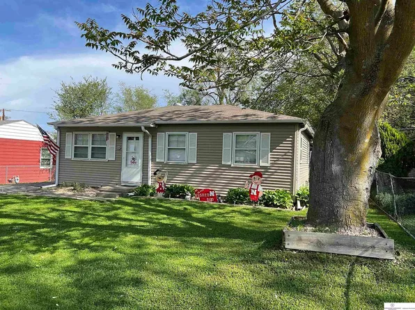 6114 Patterson St, Omaha, NE 68117