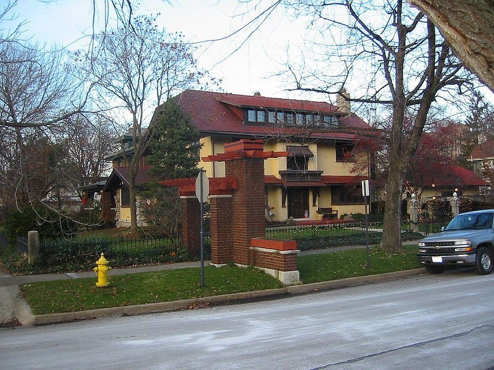 Entry gate By Louis Lott, Architect