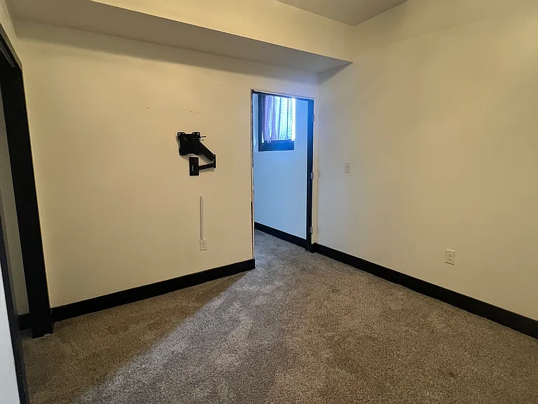 917 E Douglas Ave #B — Photo 9