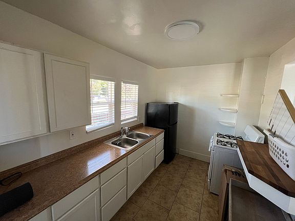 2nd image of 383 Lemon St #1186