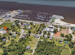 122 W 2nd St, Pass christian, MS 39571