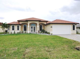 316 Kamal Parkway Cpe, Coral, FL 33904