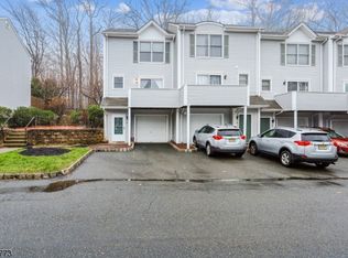 26 Woods Edge Dr, Rockaway Boro, NJ 07866