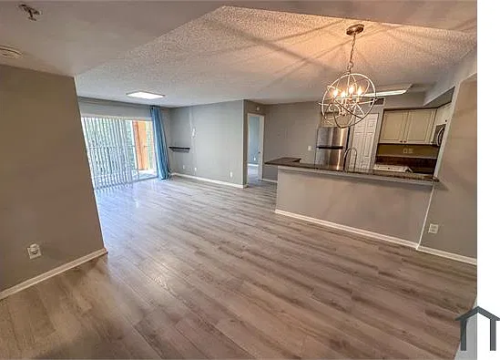 2 bed, 1042 sqft, $1,750 — Photo 1