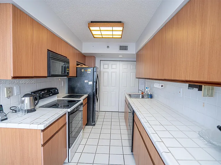 3530 Mystic Pointe Dr #1401 — Photo 16