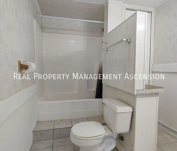 1163 Baggett Rd #D — Photo 6