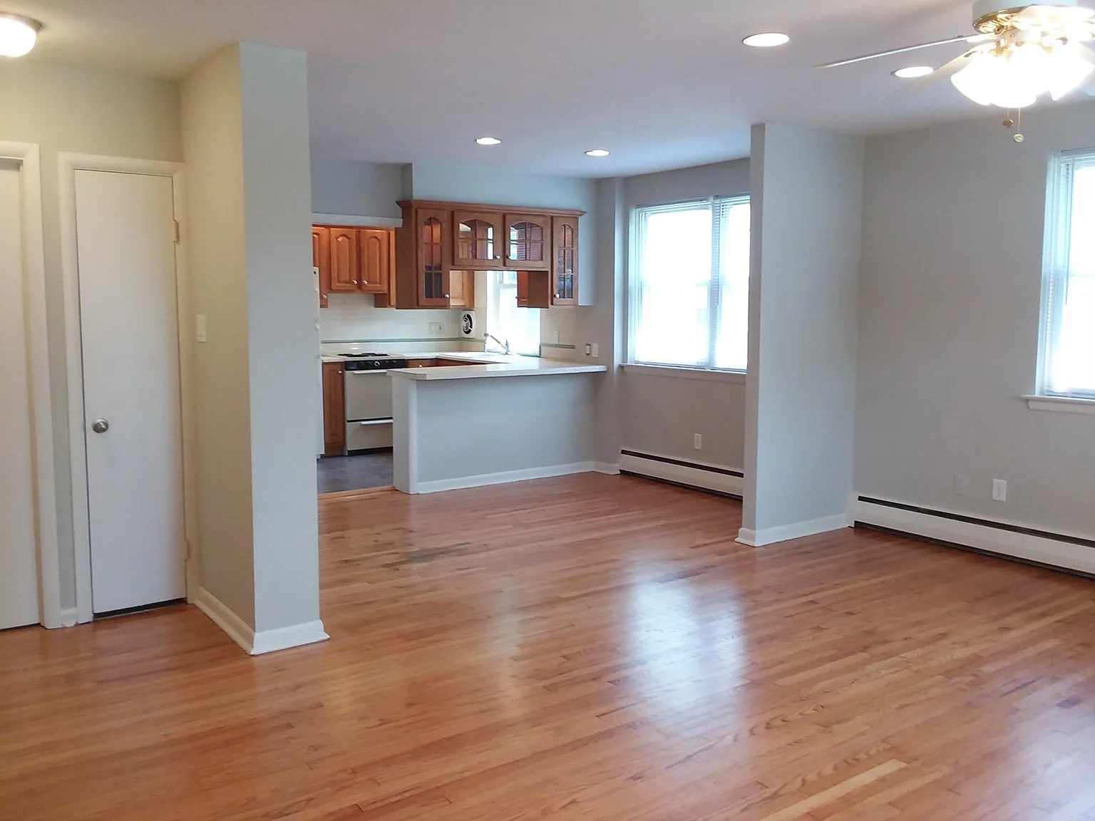 2 bed, 840 sqft, $1,700 — Photo 1