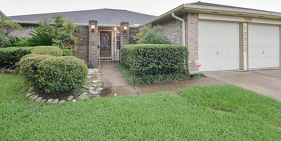 1st image of 13523 Wimbledon Oaks Dr