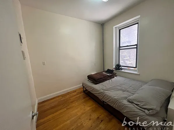 12 Pinehurst Avenue 4A image 3 of 4
