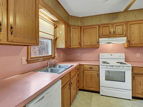 Kitchen at 1550 Barns Lane