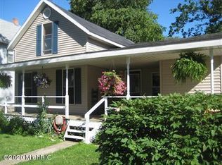 127 W Battle Creek St, Galesburg, MI 49053