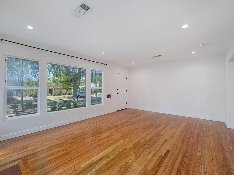 2065 Casa Grande St — Photo 3