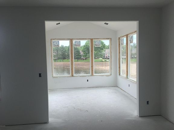 3rd image of 3017 Isle Grand Dr #1