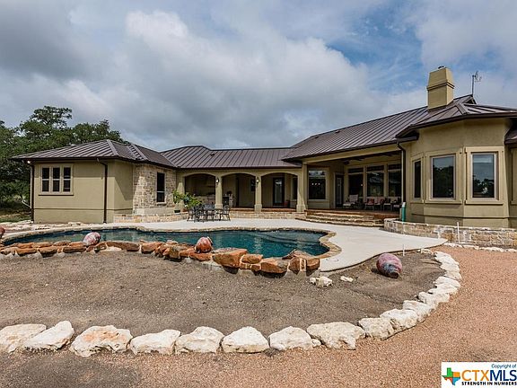 3rd image of 194 NW Landing Ln