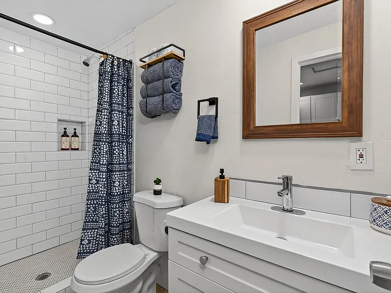1341 E Willetta St #A — Photo 19