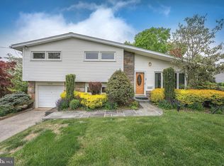 720 Paxon Hollow Rd, Broomall, PA 19008