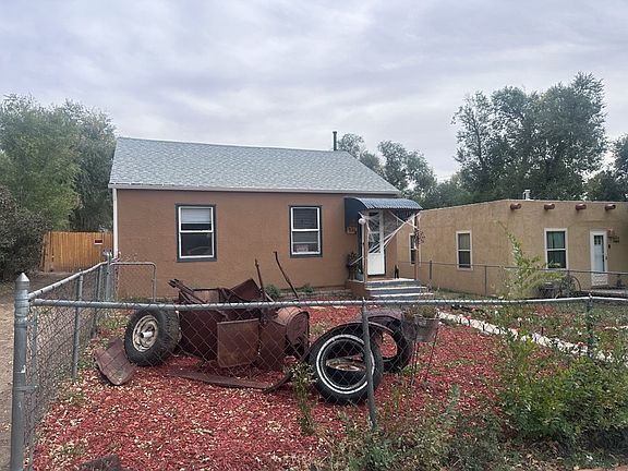 The old Model T welcomes you