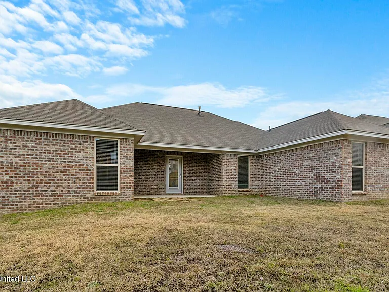 572 Silver Hill Dr — Photo 29