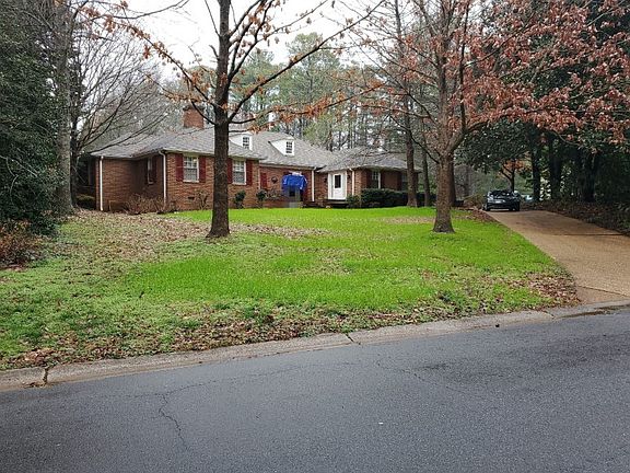 3rd image of 466 S Hillcrest Dr SW