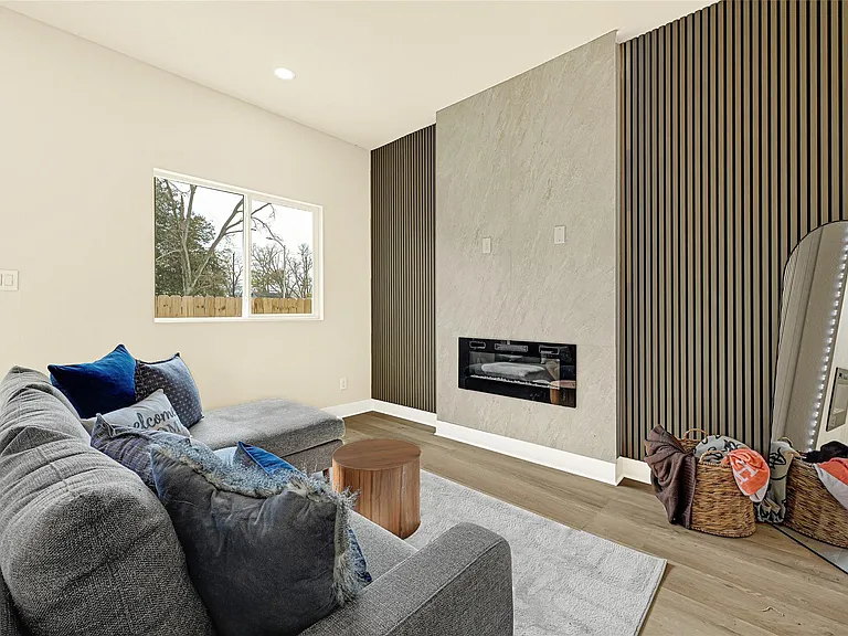 704 Savonna — Photo 4