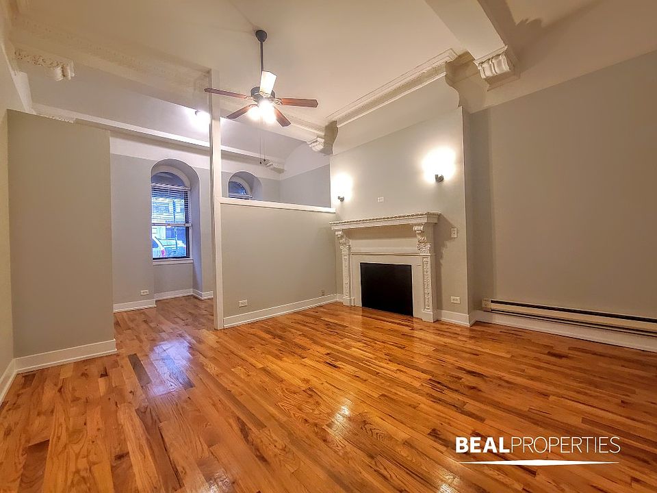 1st image of 425 W Roscoe St #425110