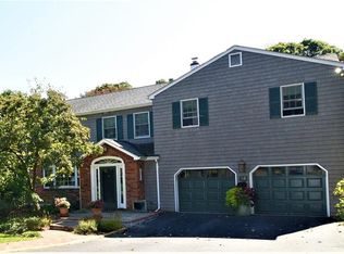 13 Rockledge Dr, Brewster, NY 10509