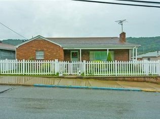 105 Chess St, New Eagle, PA 15067