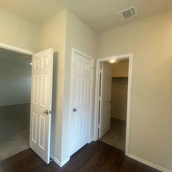 2604 Cortona St — Photo 32