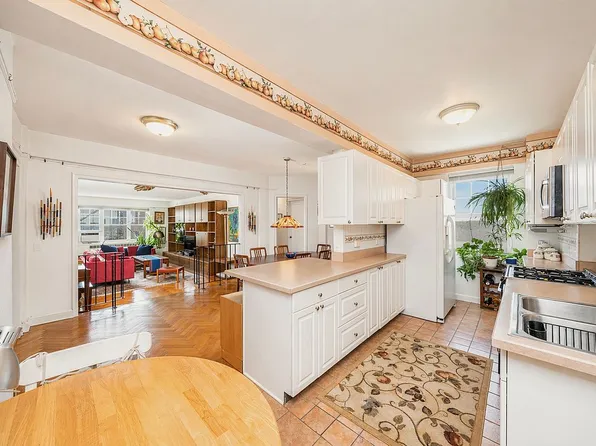 120 Cabrini Blvd #121/122, New York, NY 10033
