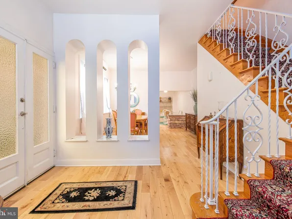 1323 Castle Ave, Philadelphia, PA 19148