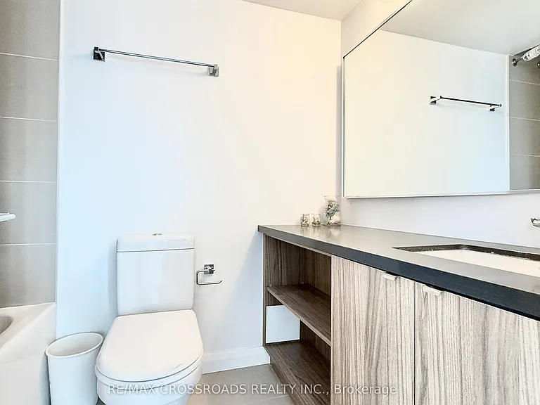 155 Yorkville Ave #2108 — Photo 10