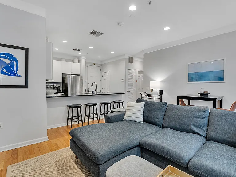 1300 Grand St #201 — Photo 4