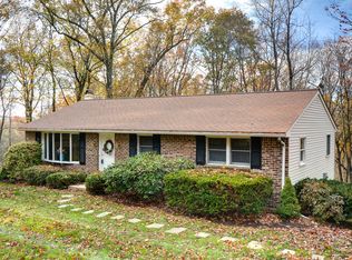 370 Briarwood Dr, Elverson, PA 19520
