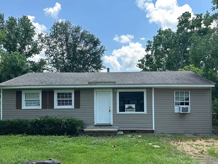 2719 Old Country Club Rd — Photo 1