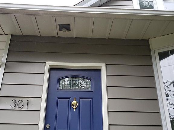 3rd image of 301 Lotus Ave