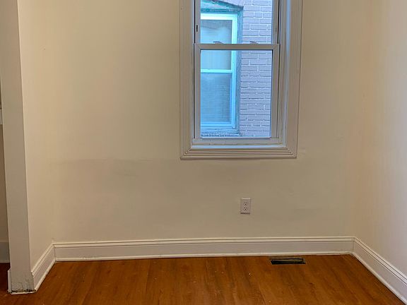 4th image of 7244 Elmwood Ave #2