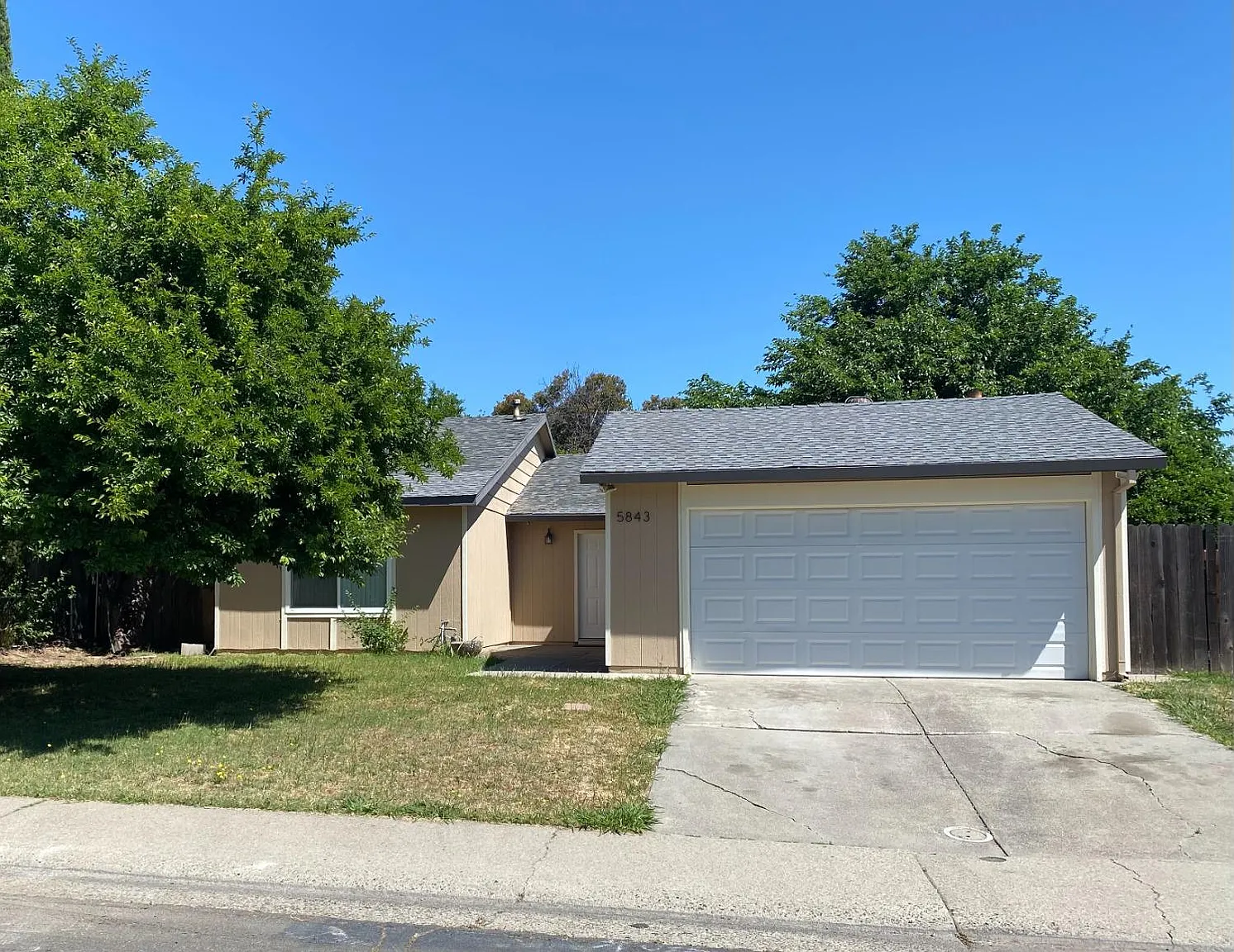 5843 Tupelo Dr photo 1