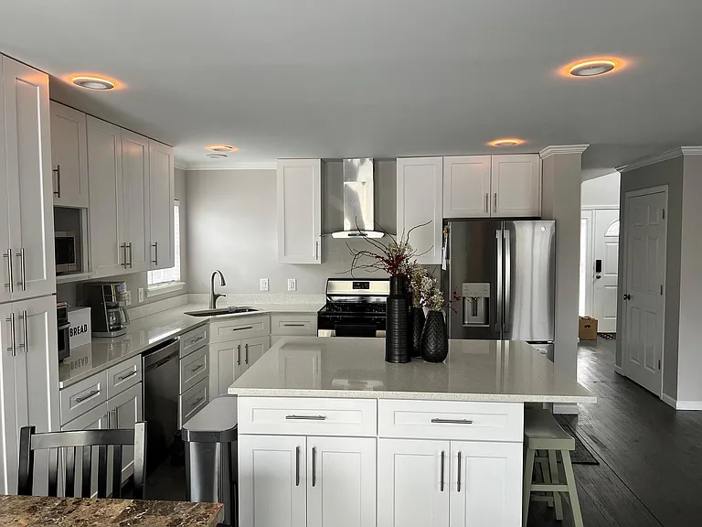 1387 Smith Ave — Photo 4