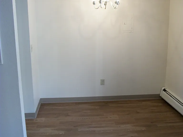 Falcon Apartments — Photo 7