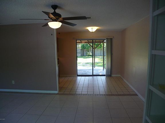 3rd image of 1045 Alta Dr